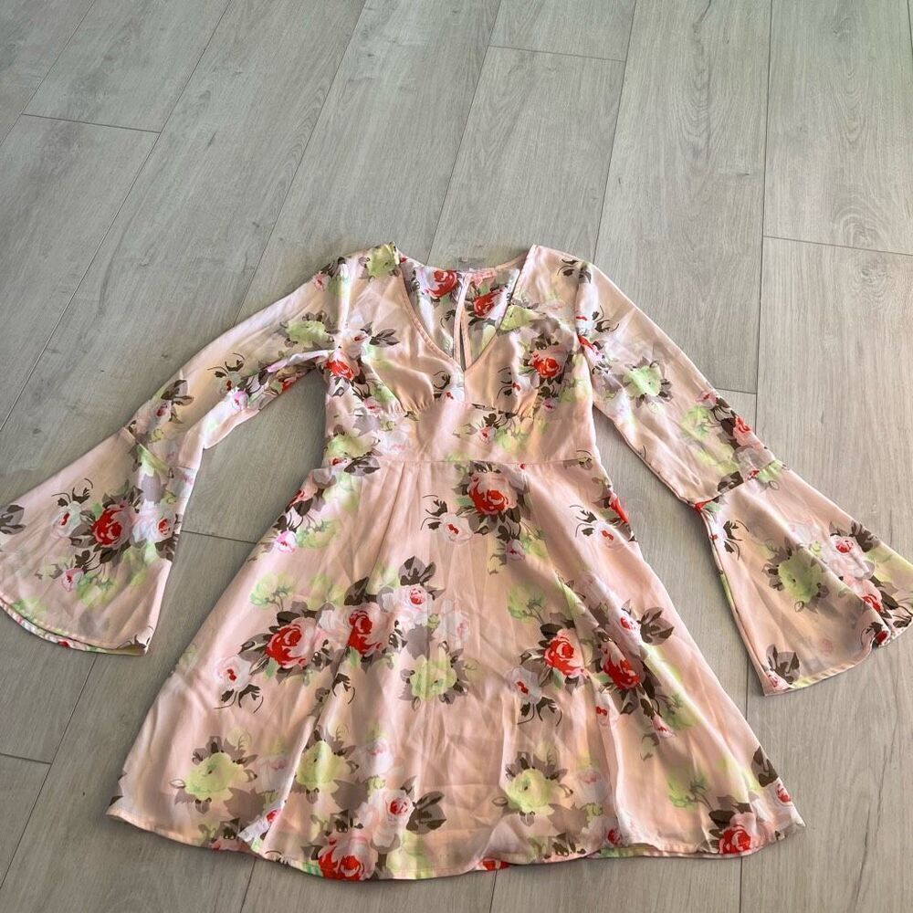 Re:named floral bell sleeve dress  size S